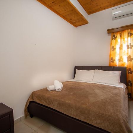 Family Private Homes & Sea View Lithakia  Exterior foto